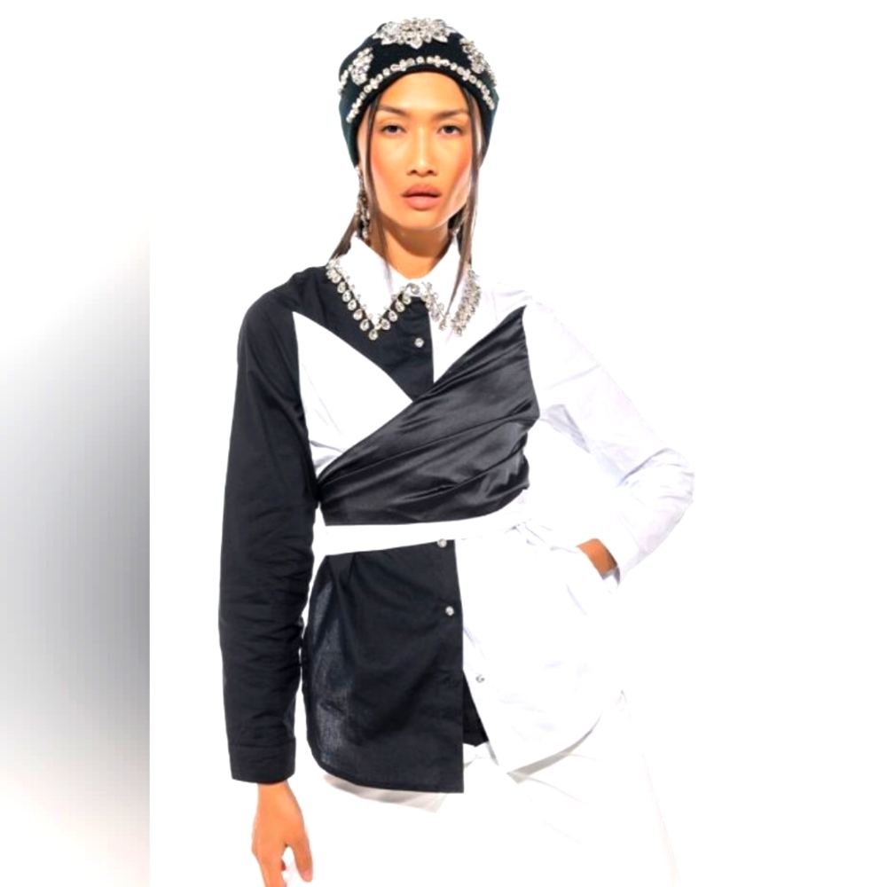 NWT Black&White OPPOSITES ATTRACT EMBELLISHED COLLAR BLOUSE Size Medium